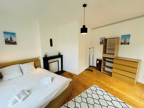 1 Schlafzimmer, Schreibtisch, WLAN, Bettwäsche