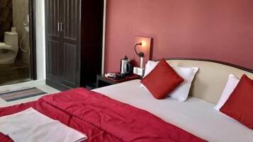 Cortinas blackout, ferros/tábuas de passar roupa, Wi-Fi de cortesia