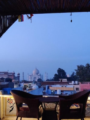 Property grounds - Joey's Hostel Agra (Agra)