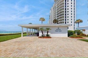 Exterior - Plan a Weekend Getaway! Rates Dropped. Stunning View. Heated pool, Hot Tub (DESTIN)