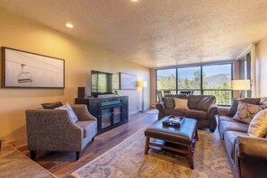 スマートテレビ、暖炉