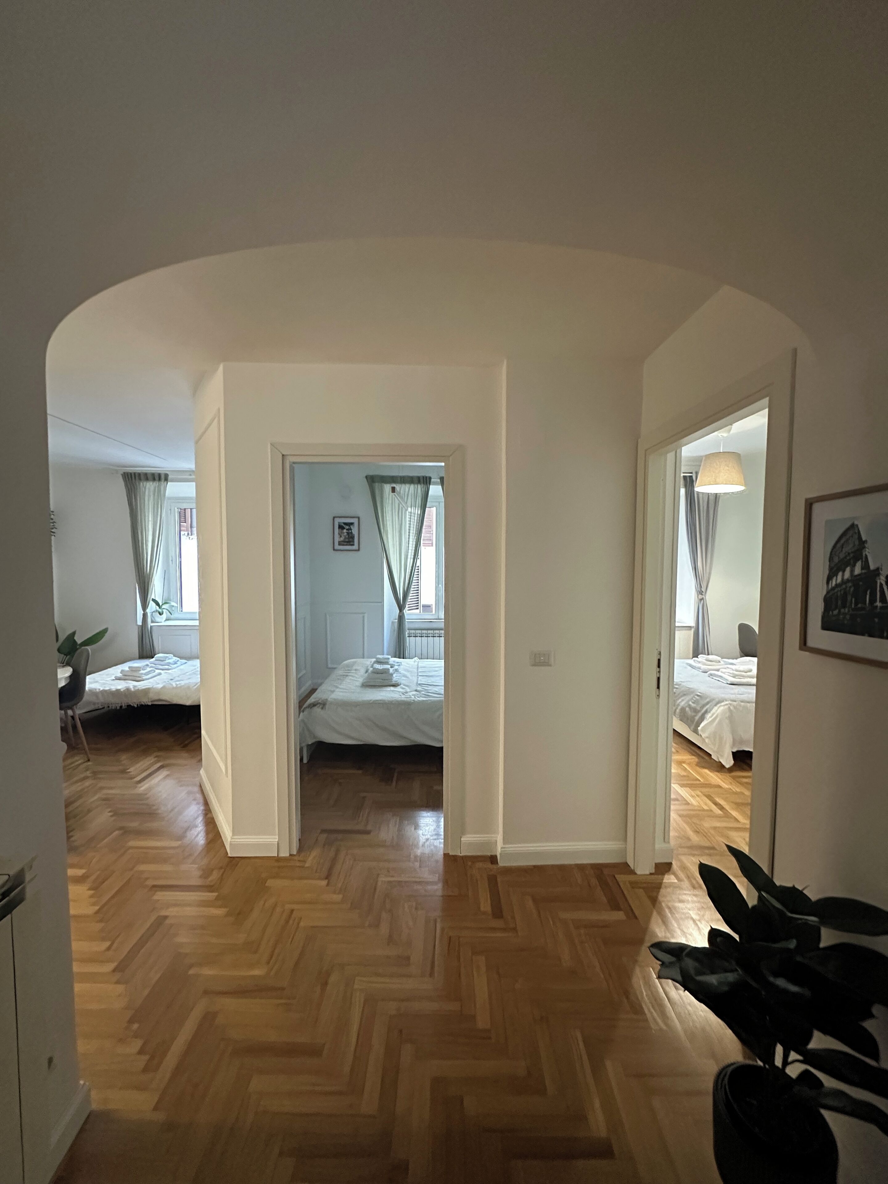 2 多间卧室、熨斗/熨衣板、WiFi、床单