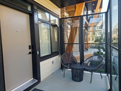 Cozy Retreat in the Heart of Seton, Calgary

Welcome to your home away from home