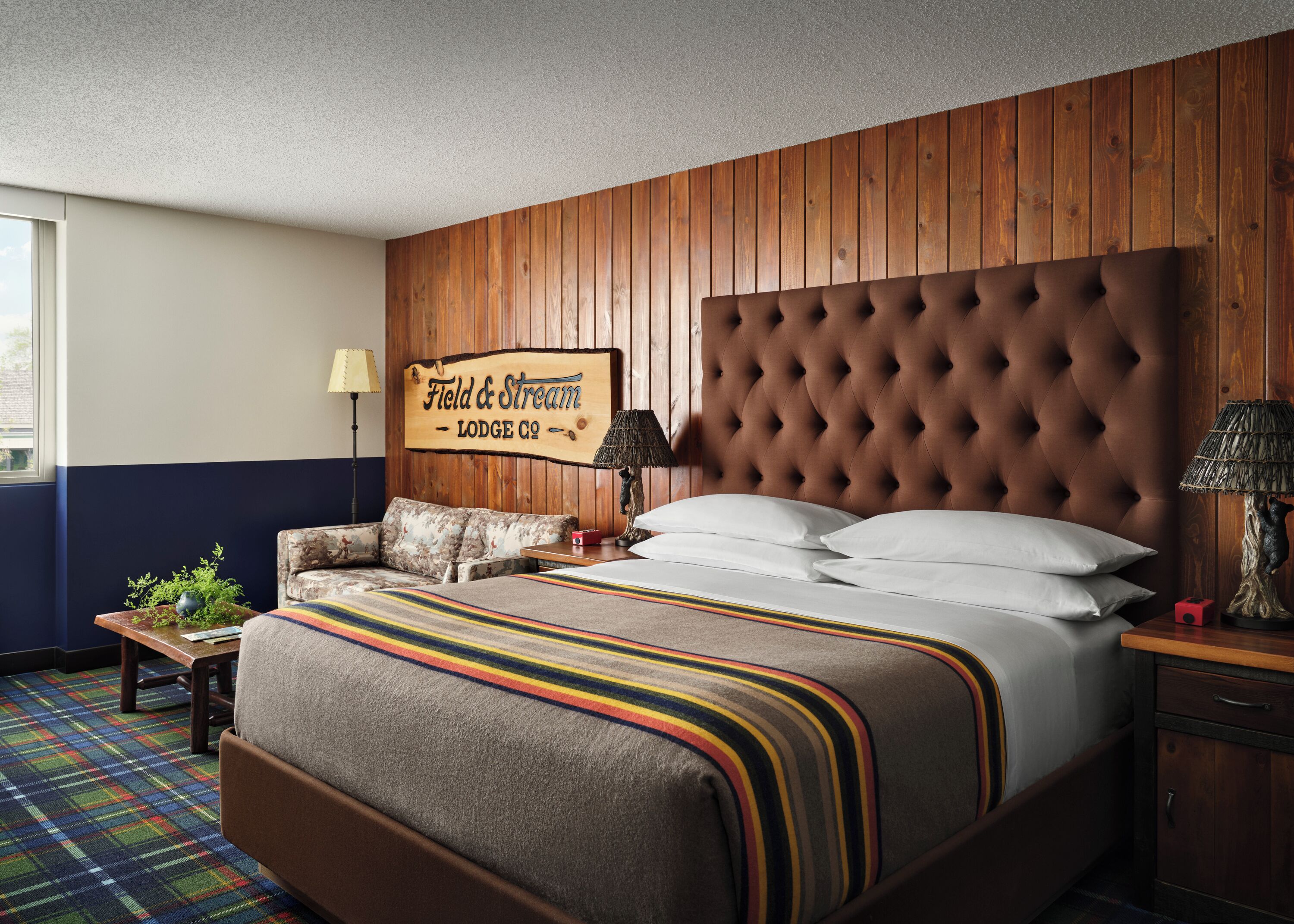 Premium bedding, in-room safe, desk, laptop workspace