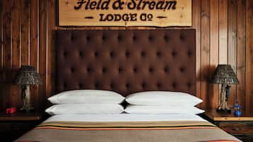 Premium bedding, in-room safe, desk, laptop workspace