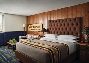 Premium bedding, in-room safe, desk, laptop workspace