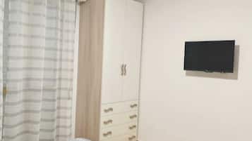 2 bedrooms, bed sheets
