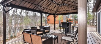 Cozy 4 BR Waterfront Retreat Near Bike Trails!  Pontoon Available! NEW LISTING
