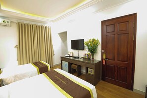 Deluxe Triple Room, Courtyard View | Courtyard view - Bach Duong Ha Noi Hotel (Hanoi)