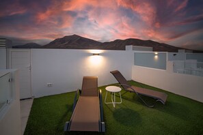 Terrace/patio - Playa Blanca Luxury Villa Heated Pool Mountain View Quiet Residential Zone (Playa Blanca)