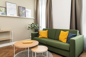 Televisión de pantalla plana 161 cm con canales de televisión por cable