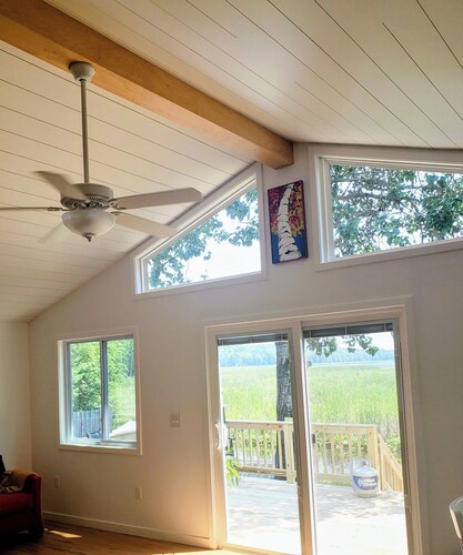 Waterfront Cozy Cottage 