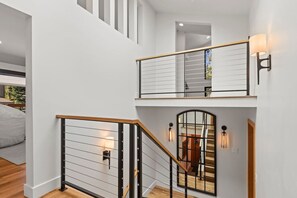 Interior - 5 min walk to Ski Lifts, 5 min drive to Main Street, Sleeps 10 (Park City)