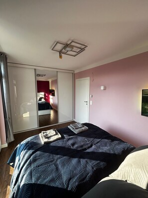 3 Schlafzimmer, Bügeleisen/Bügelbrett, WLAN, Bettwäsche