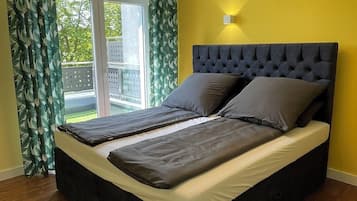 3 habitaciones, tabla de planchar con plancha, wifi y ropa de cama