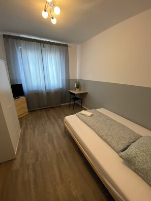 5 Schlafzimmer, Bügeleisen/Bügelbrett, WLAN, Bettwäsche