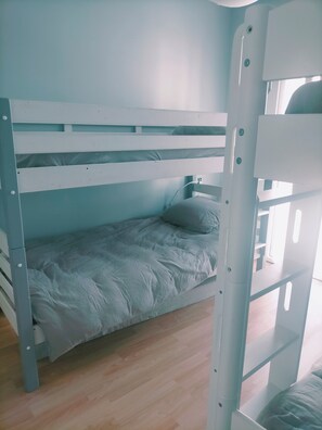 2 bedrooms, bed sheets - Apartment, 50 m from the beach (Saint-Cast-le-Guildo)