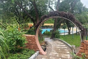 Garden - Hot Spring Forest Holiday Hotel (Hezhou)