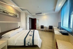 Room - Hot Spring Forest Holiday Hotel (Hezhou)