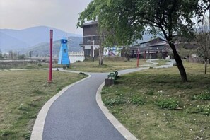 Property grounds - Hot Spring Forest Holiday Hotel (Hezhou)