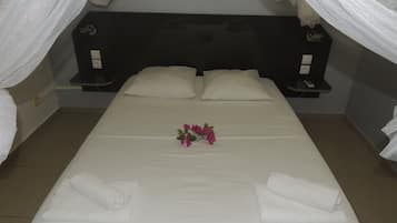 3 bedrooms, iron/ironing board, travel cot, free WiFi