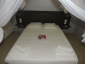 3 bedrooms, iron/ironing board, travel crib, free WiFi