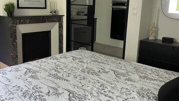 1 slaapkamer, een strijkplank/strijkijzer, reisbedje, wifi