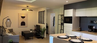 Atelier d'Arches, charming 2-bedroom apartment for 4 people in a beautiful historic building