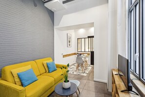 Smart TV - Lavie Maison: House in the Marais - Family (Paris)