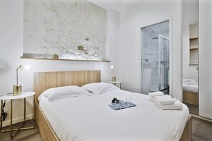 1 bedroom, desk, iron/ironing board, free WiFi - Lavie Maison: House in the Marais - Family (Paris)