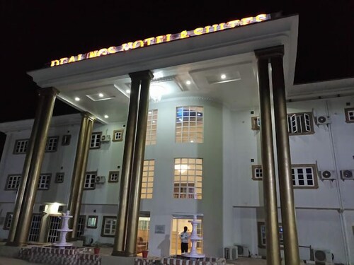 Dealings Hotel and Suites 