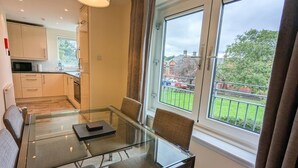 Interior - Parkgate 2 bed, private parking, Rosyth M90 (Rosyth)