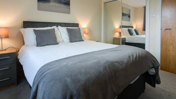 2 bedrooms, iron/ironing board, free WiFi, bed sheets