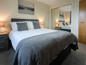 2 chambres, fer et planche à repasser, accès au Wi-Fi (inclus)