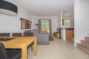 Interior - Regal Oaks 3BR TH | 2 Ensuites, Pool & Waterslides (kissimmee)