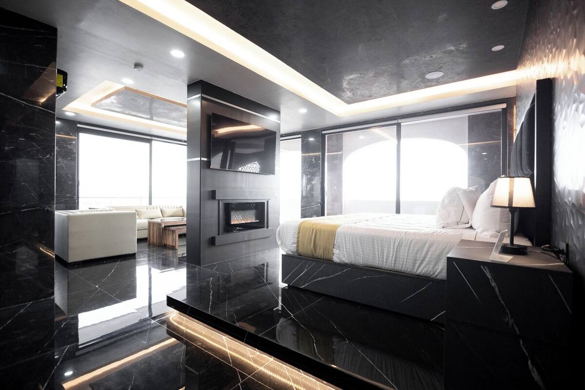 Panorama studio suite, uitzicht op stad | 1 slaapkamer, een minibar, een kluis op de kamer
