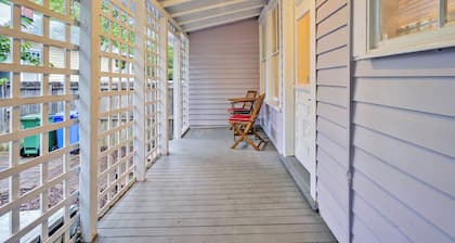 Mulberry Place One Bedroom Cozy Retreat Downtown