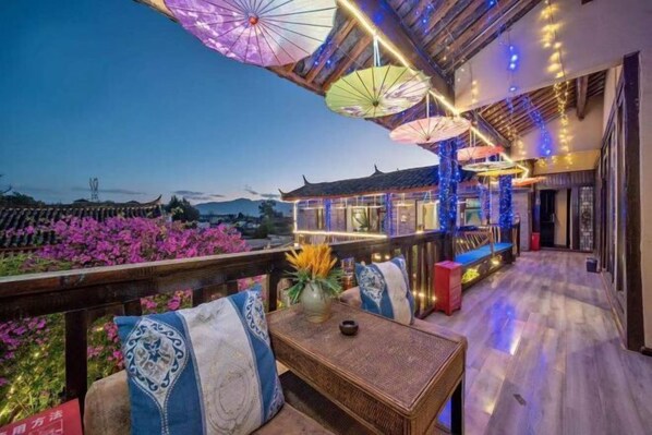 Interior - An Inn (Lijiang)