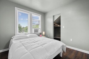 3 chambres, fer et planche à repasser, Wi-Fi gratuit, draps fournis