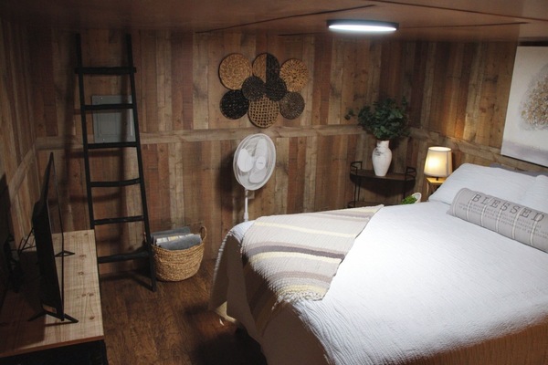 3 habitaciones y ropa de cama