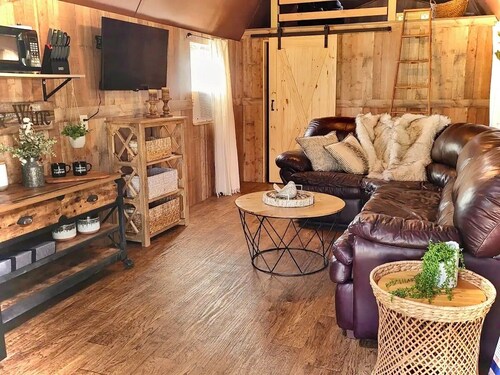 Glamping Family Cabin  - floating/fishing/golfing Illinois River near Tahlequah