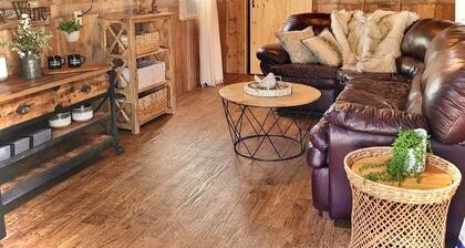 Glamping Family Cabin - floating/fishing/golfing Illinois River near Tahlequah