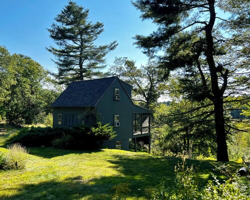 Marsh View Cottage in Arrowsic is a perfect nature getaway w/ nearby amenities 