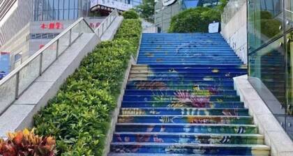 Mingyue Business Hotel(Huaqiang North subway station store)