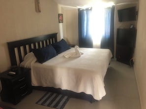 2 bedrooms, desk, iron/ironing board, free WiFi