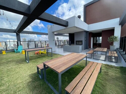 Decorated 2 bedroom apartment in the center