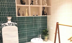 Bathroom - Magnotel Hotel (Nanchang Bayi Square People's Park Metro Station) (Nanchang)