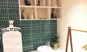 Bathroom - Magnotel Hotel (Nanchang Bayi Square People's Park Metro Station) (Nanchang)