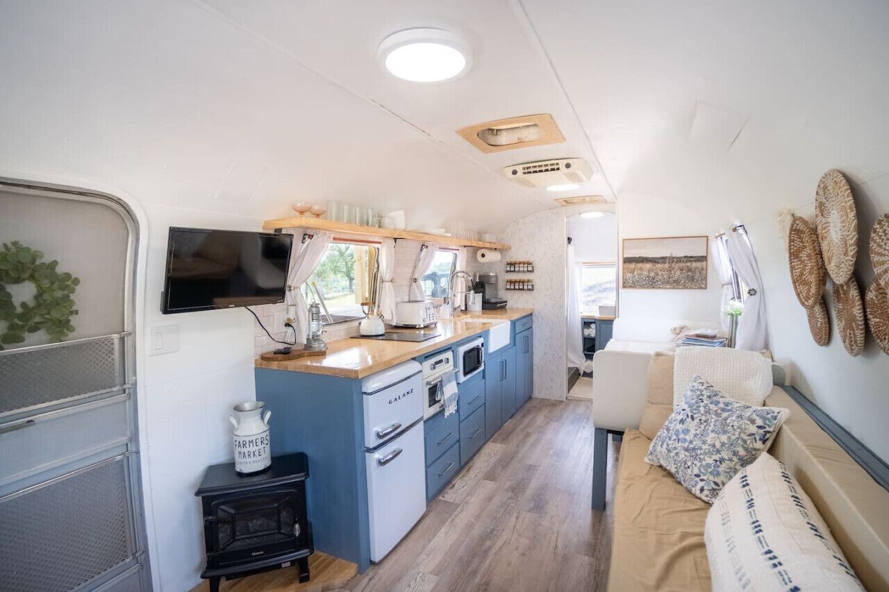 Microwave, stovetop, coffee/tea maker, toaster