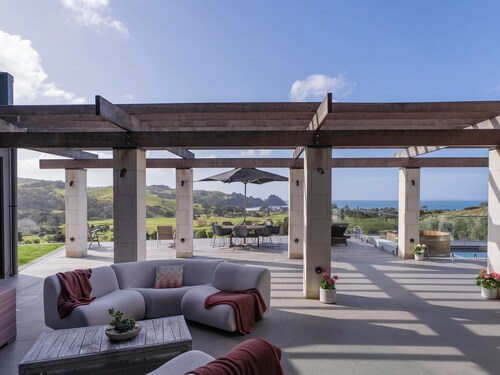 Te Punga Lodge - Whangapoua Beach Luxury Villa